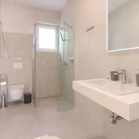 Gogo With Private Pool Vakantiehuis