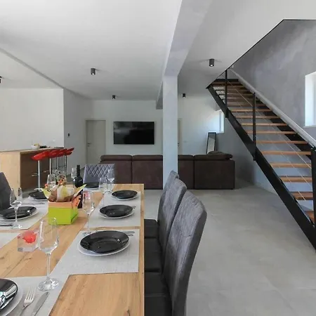 Gogo With Private Pool Vakantiehuis *