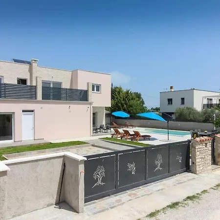 Vakantiehuis Gogo With Private Pool *