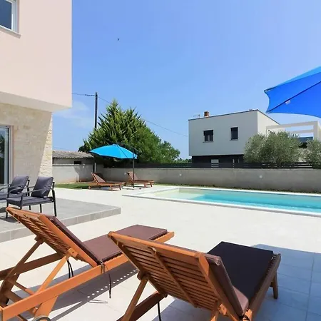 Vakantiehuis Gogo With Private Pool